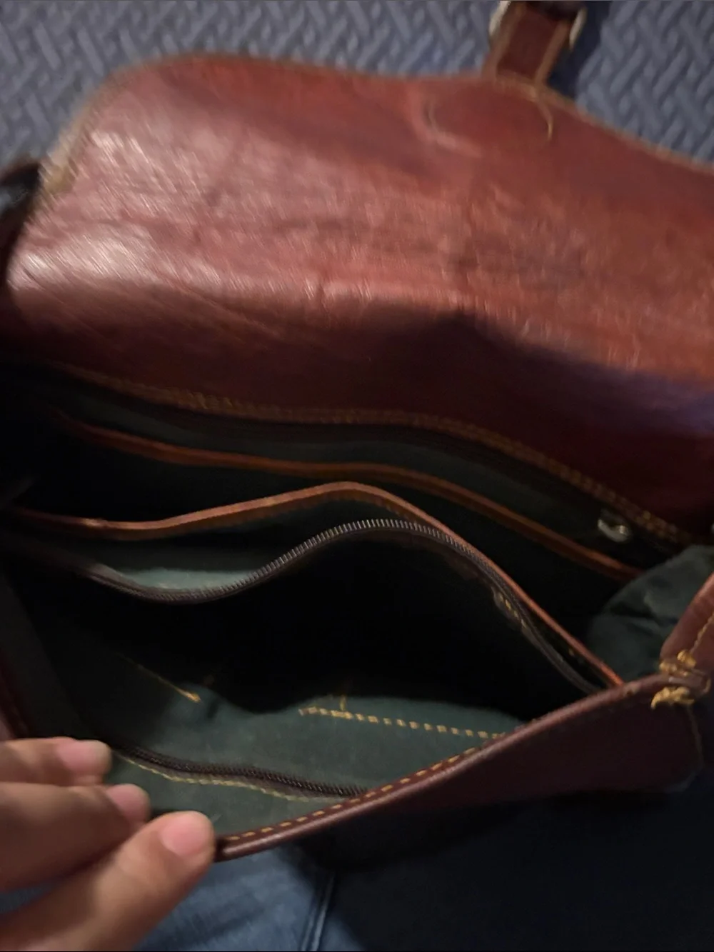 Leather Messenger Bag - Brown Vintage-Style Crossbody